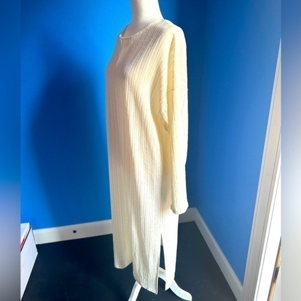 Worn once. Zara midi size Medium